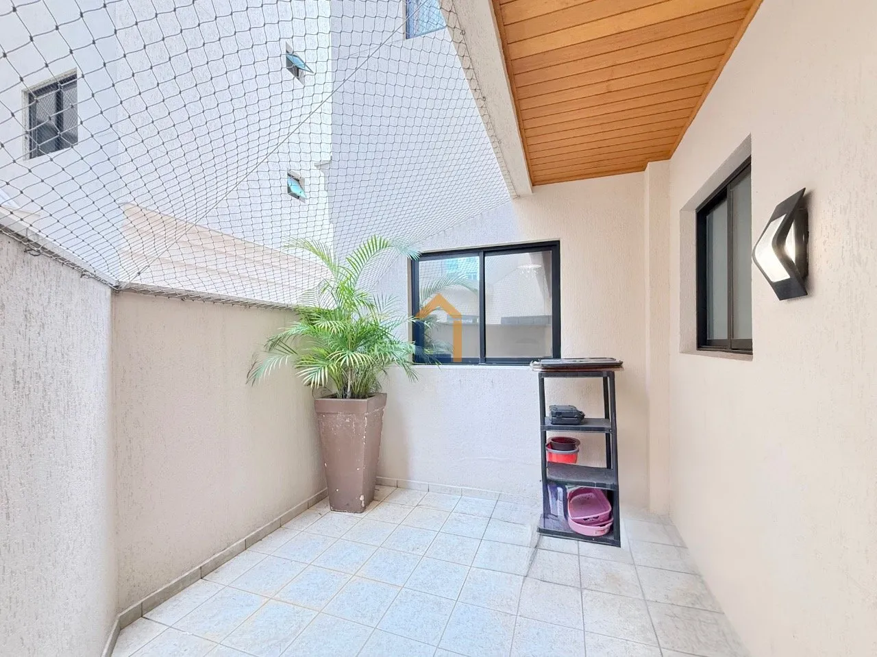 3-bedroom apartment with a washing machine in Curitiba — photo 51