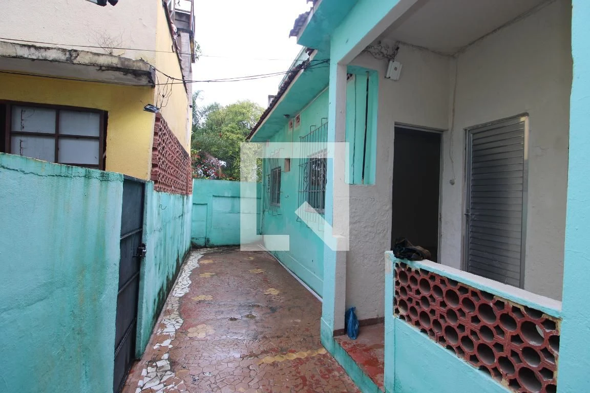 Unfurnished house with 1 bedroom and a private garden