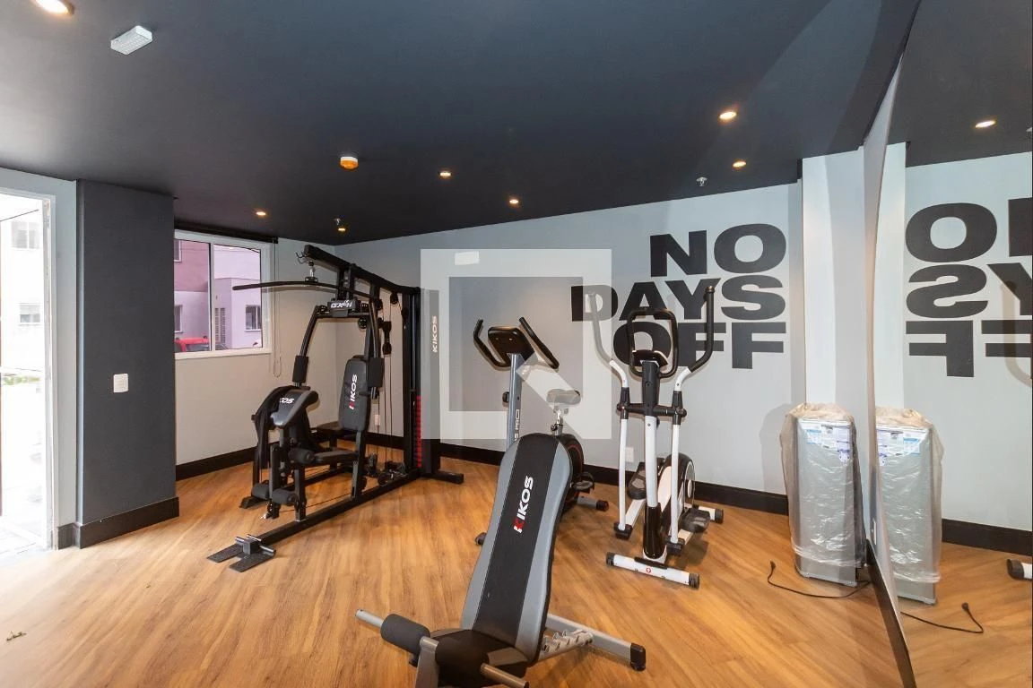 2-bedroom apartment in a building with a gym — photo 13