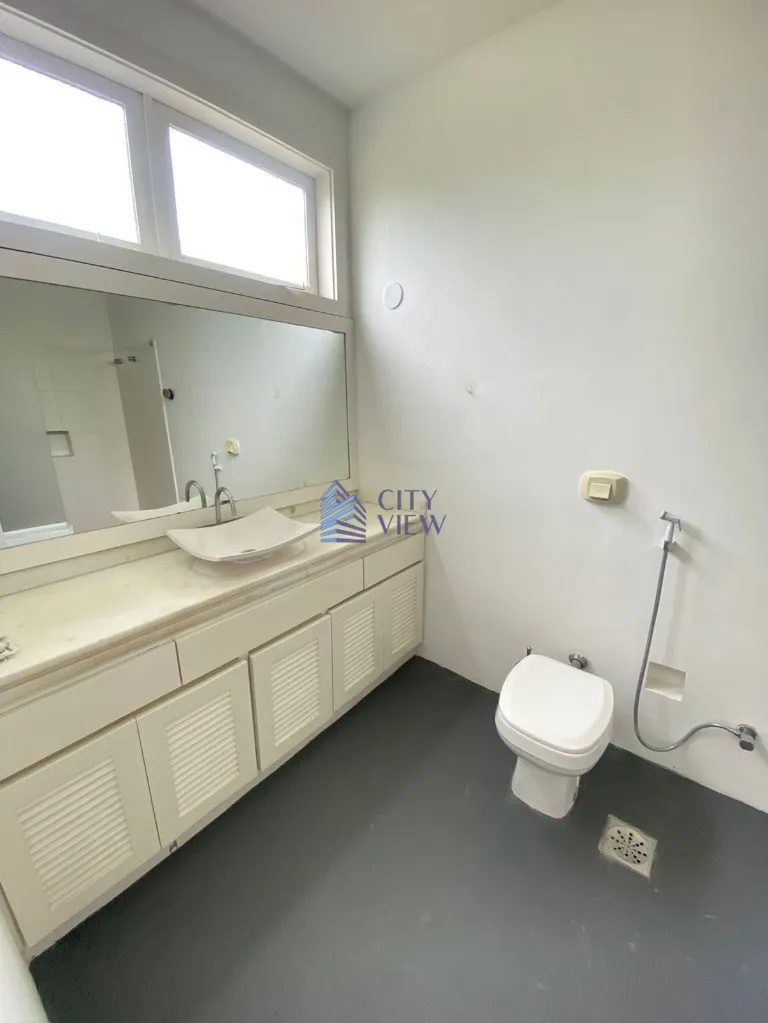 Unfurnished 4-bedroom house with 1000 m² — photo 17