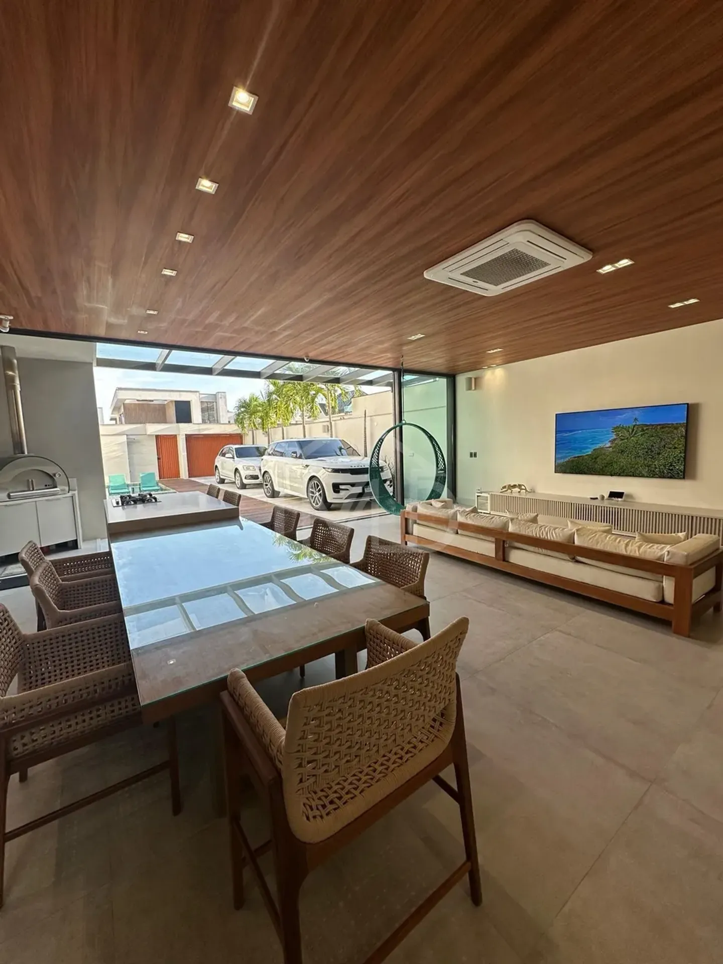 Furnished house with 4 bedrooms and 600 m² — photo 29