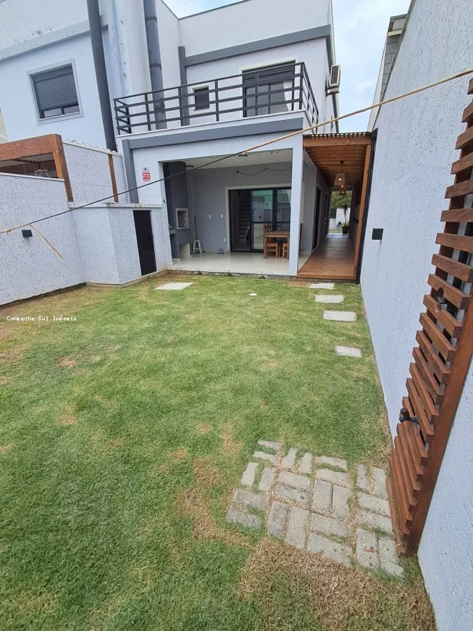 2-bedroom house with a grill on the balcony