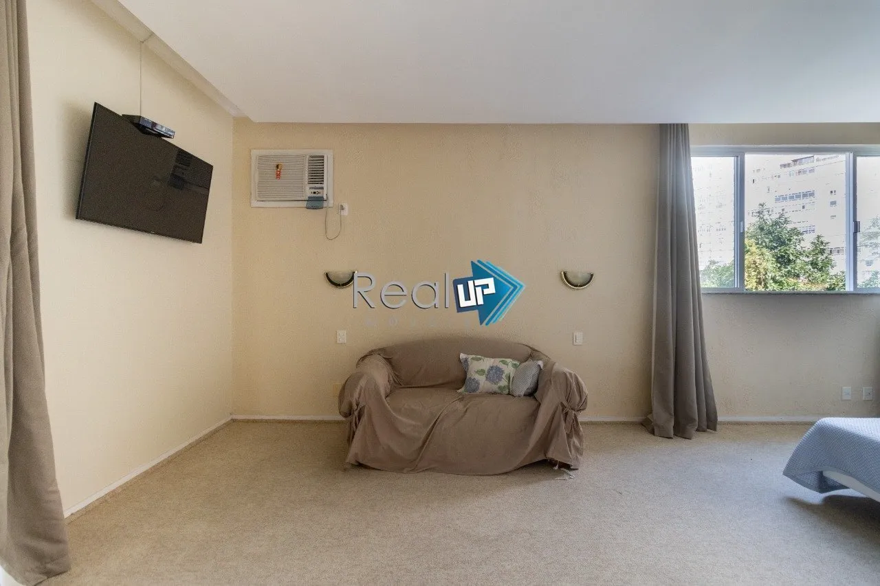 Condominium house with 5 bedrooms and 1081 m² plus laundry — photo 37