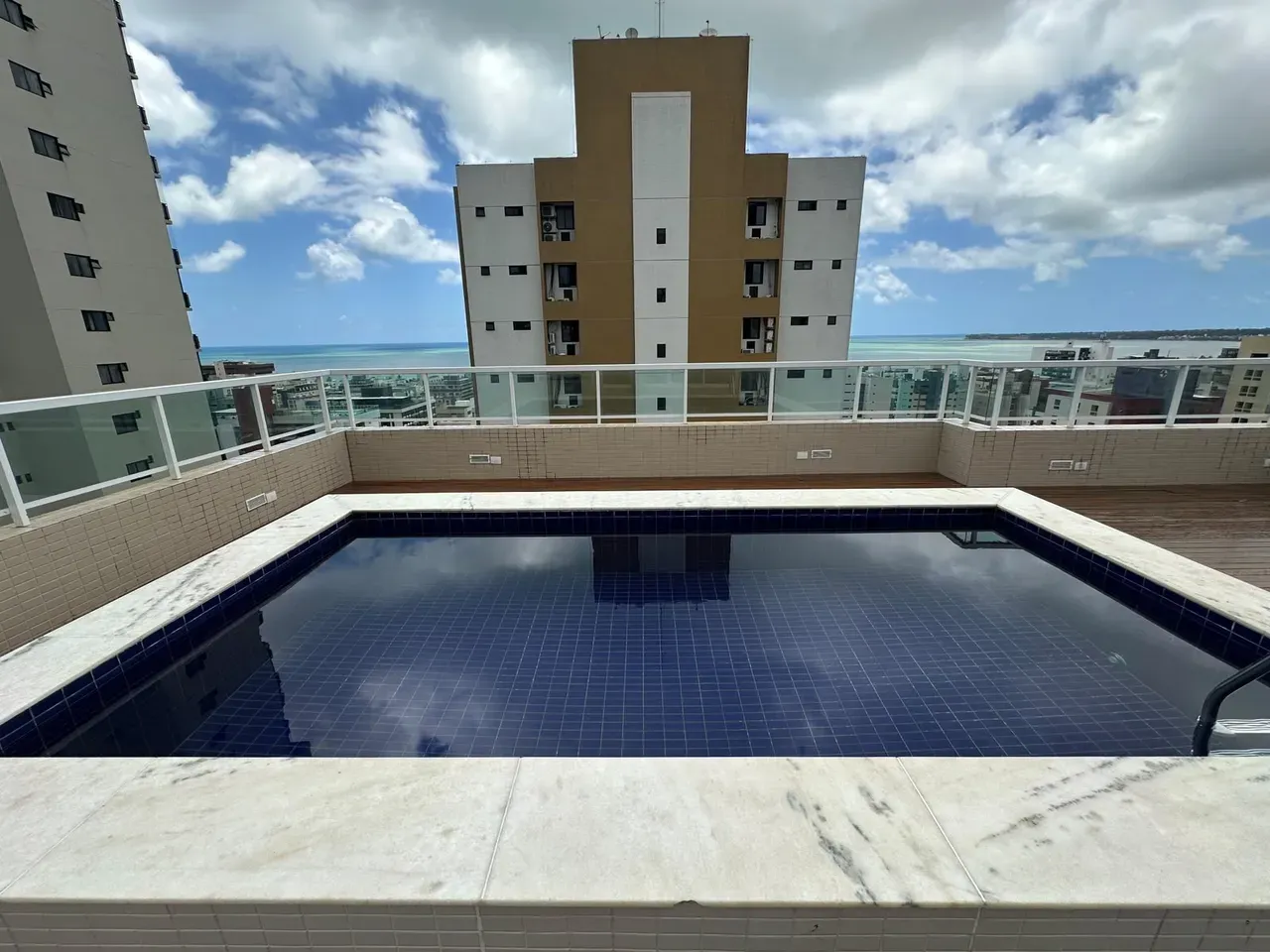 2-bedroom apartment with a washing machine in João Pessoa — photo 3