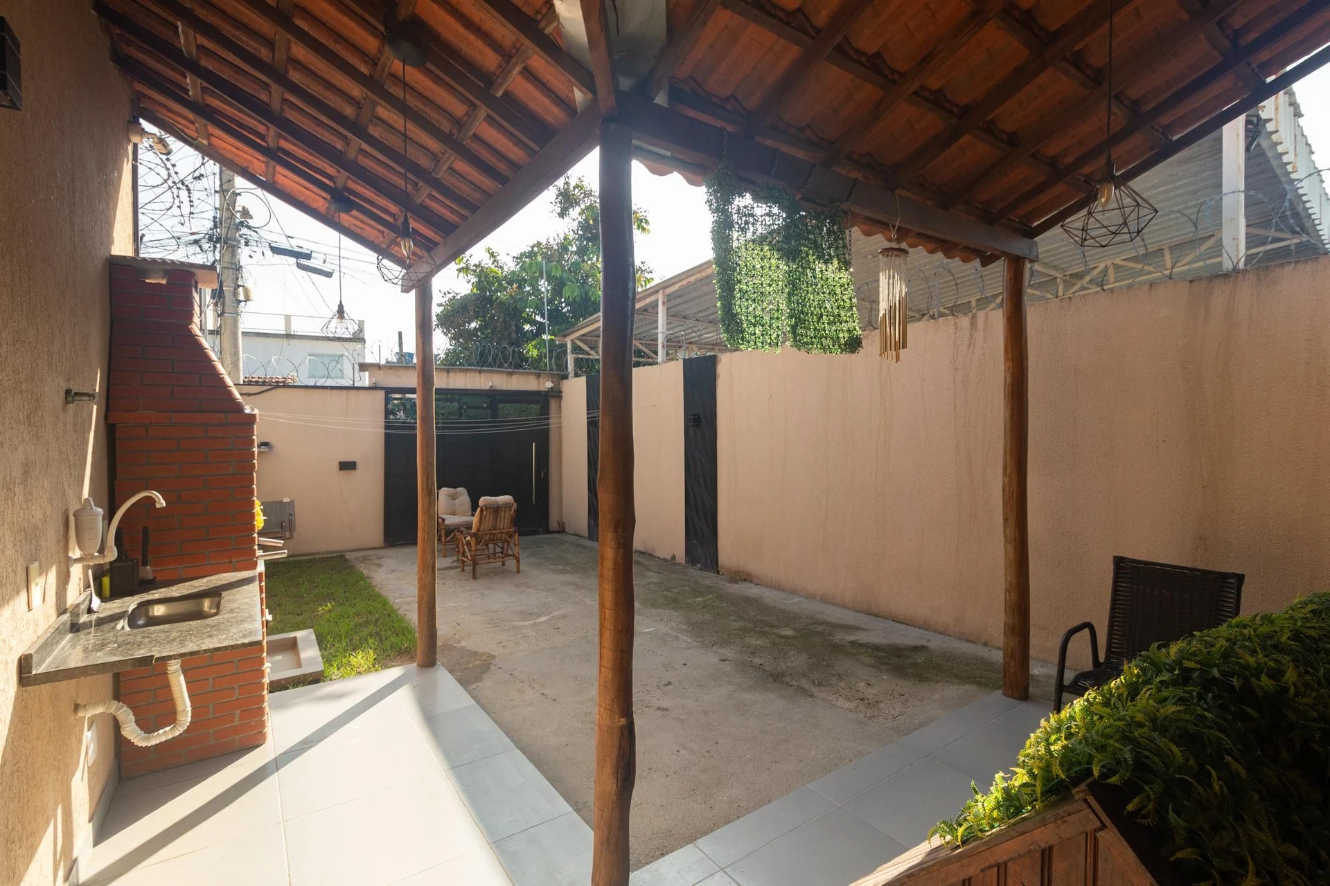 Furnished house with 2 bedrooms, garden and balcony — photo 12