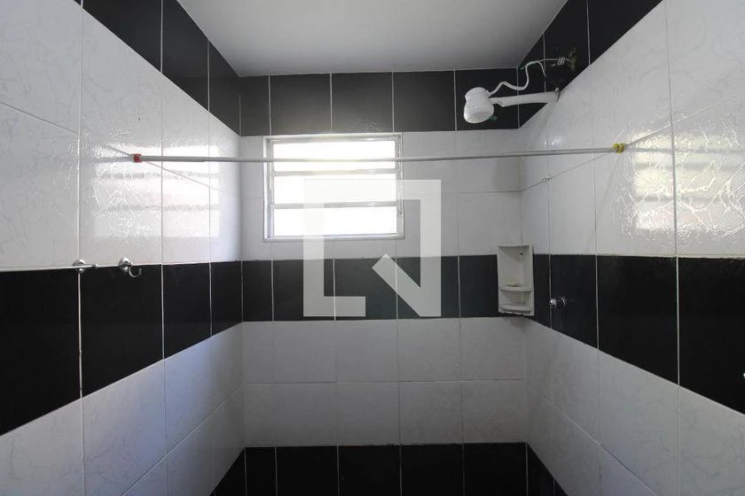 Unfurnished house with 3 bedrooms and 200 m² — photo 18