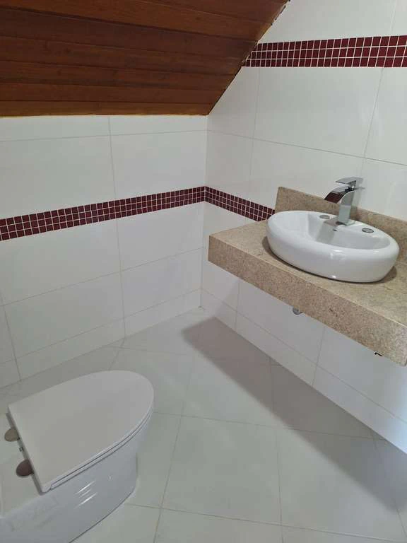 House with 4 ensuites and open-plan kitchen, 296 m² — photo 8