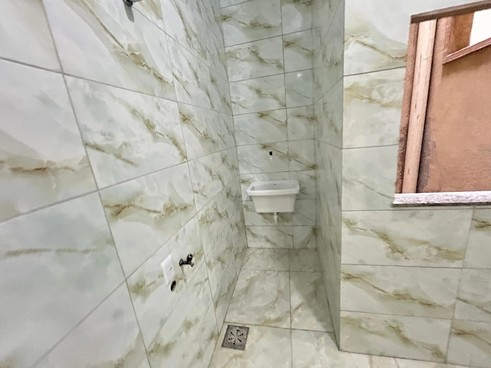 Jacuzzi in a 2-bedroom house, 70 m² — photo 22