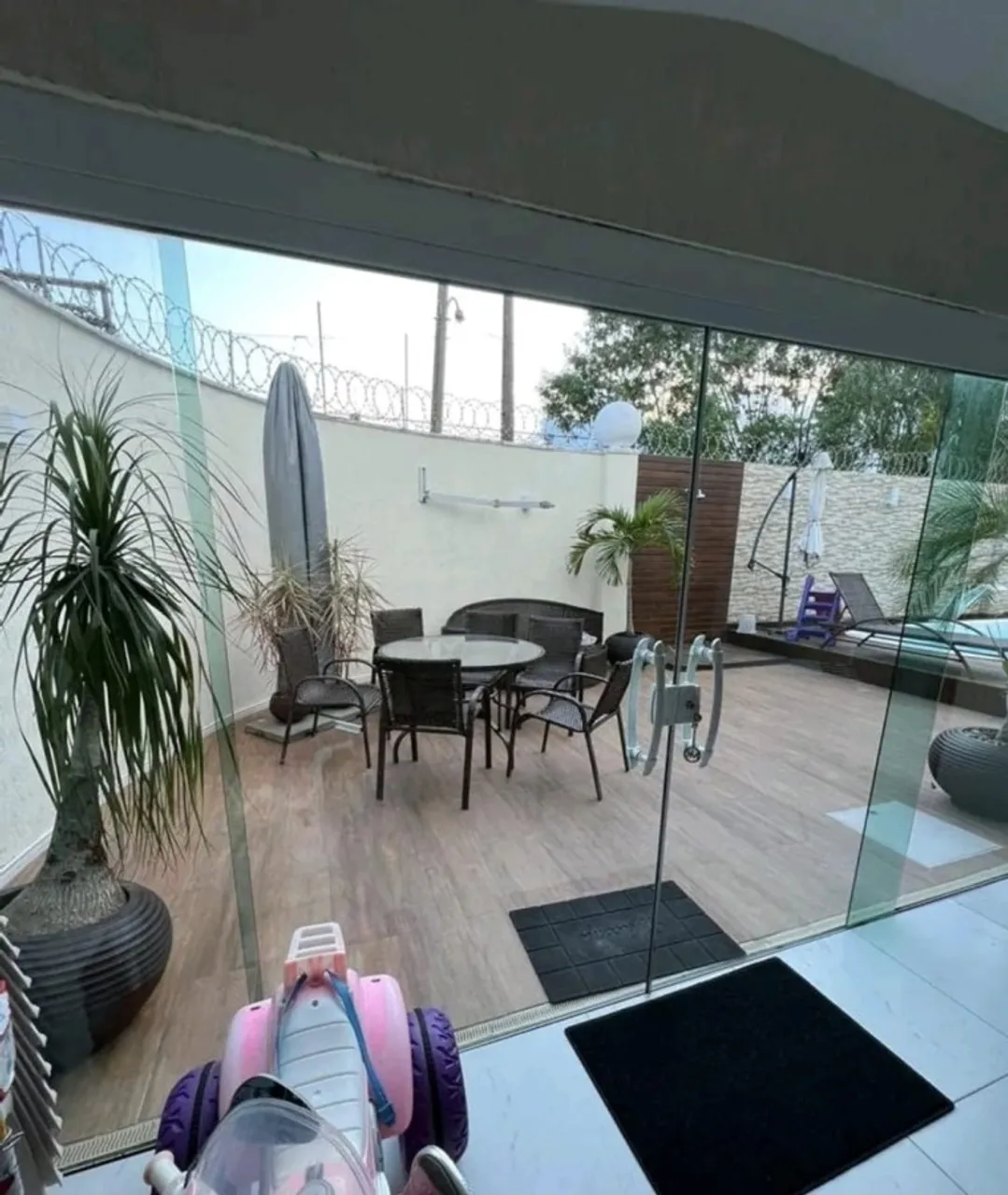 Furnished rental house with 4 bedrooms and 5 bathrooms — photo 6