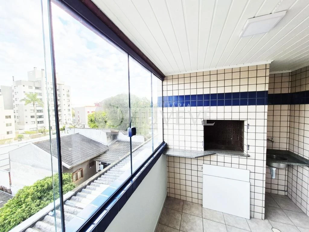 Furnished 3-bedroom apartment with enclosed balcony grill — photo 21