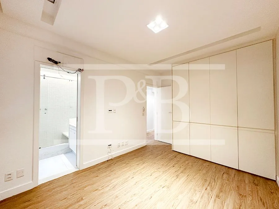 3-bedroom rental apartment with 3 bathrooms and 263 m² — photo 24