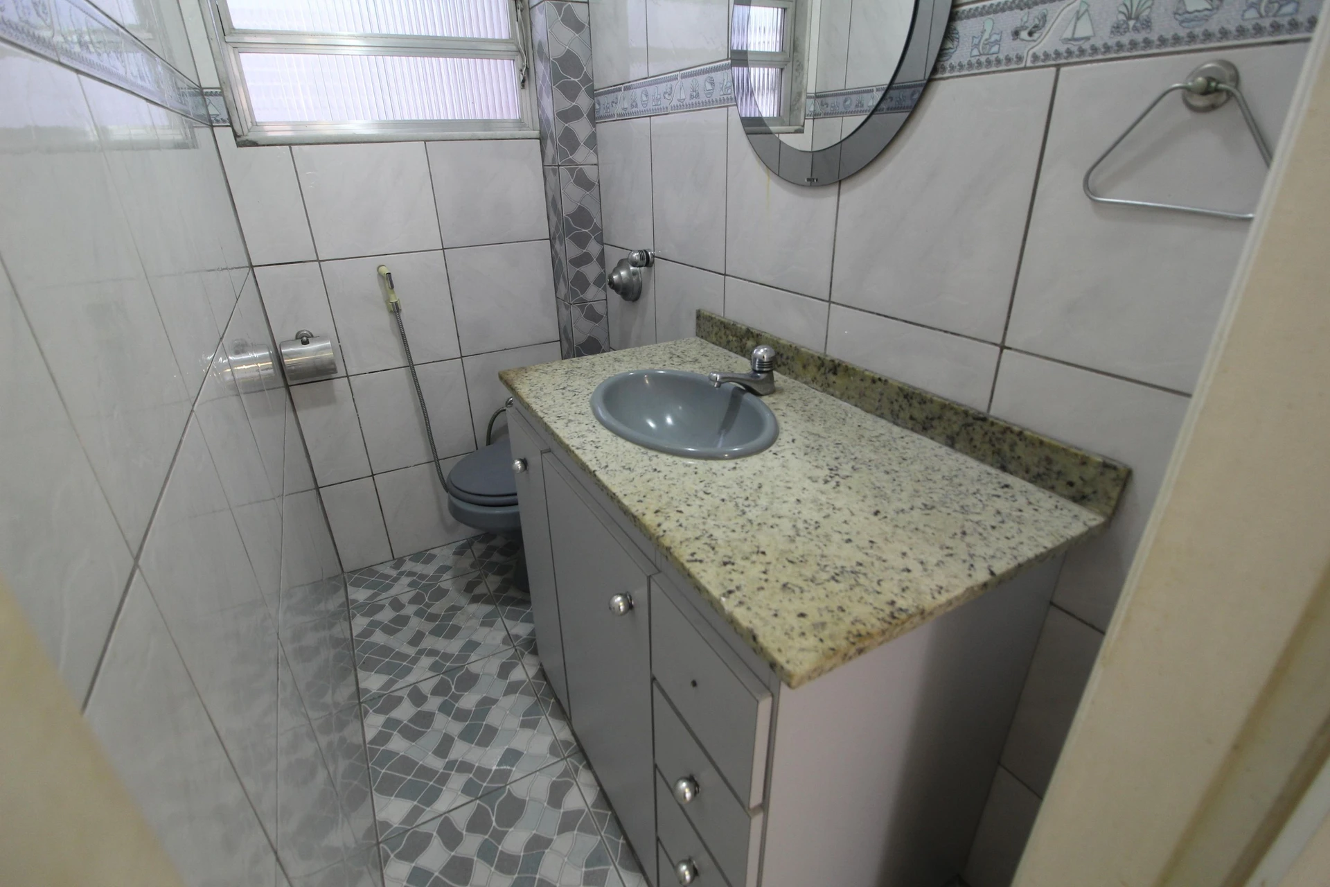 Condominium house with 3 bedrooms and 1 en-suite — photo 8