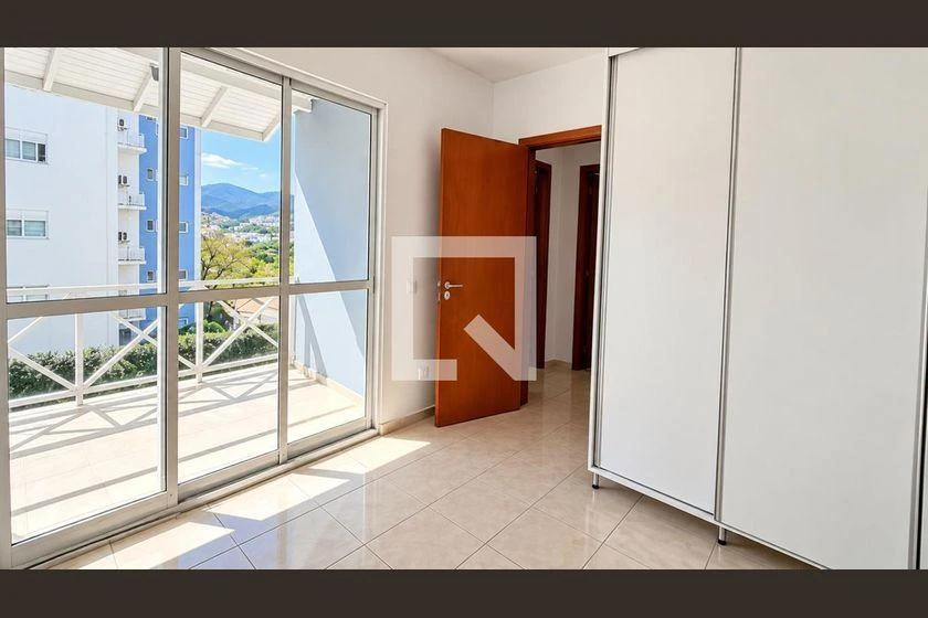 House, 207 m², with floor-to-ceiling windows — photo 15