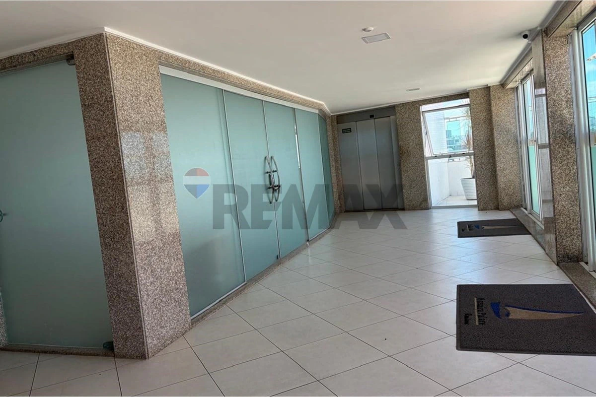 One-bedroom apartment with a water view in João Pessoa — photo 15