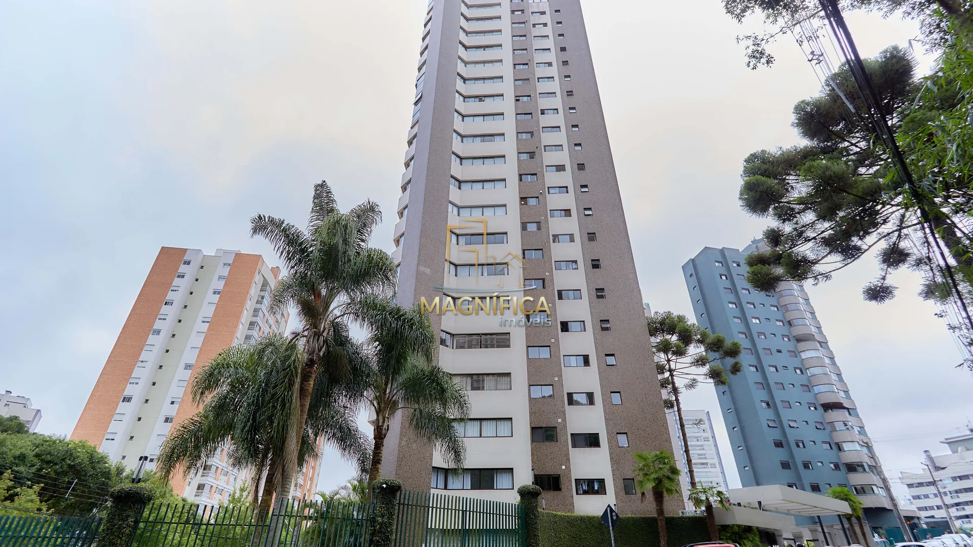 Apartamento de 322 m² con 3 suites y 4 plazas de garaje — photo 57