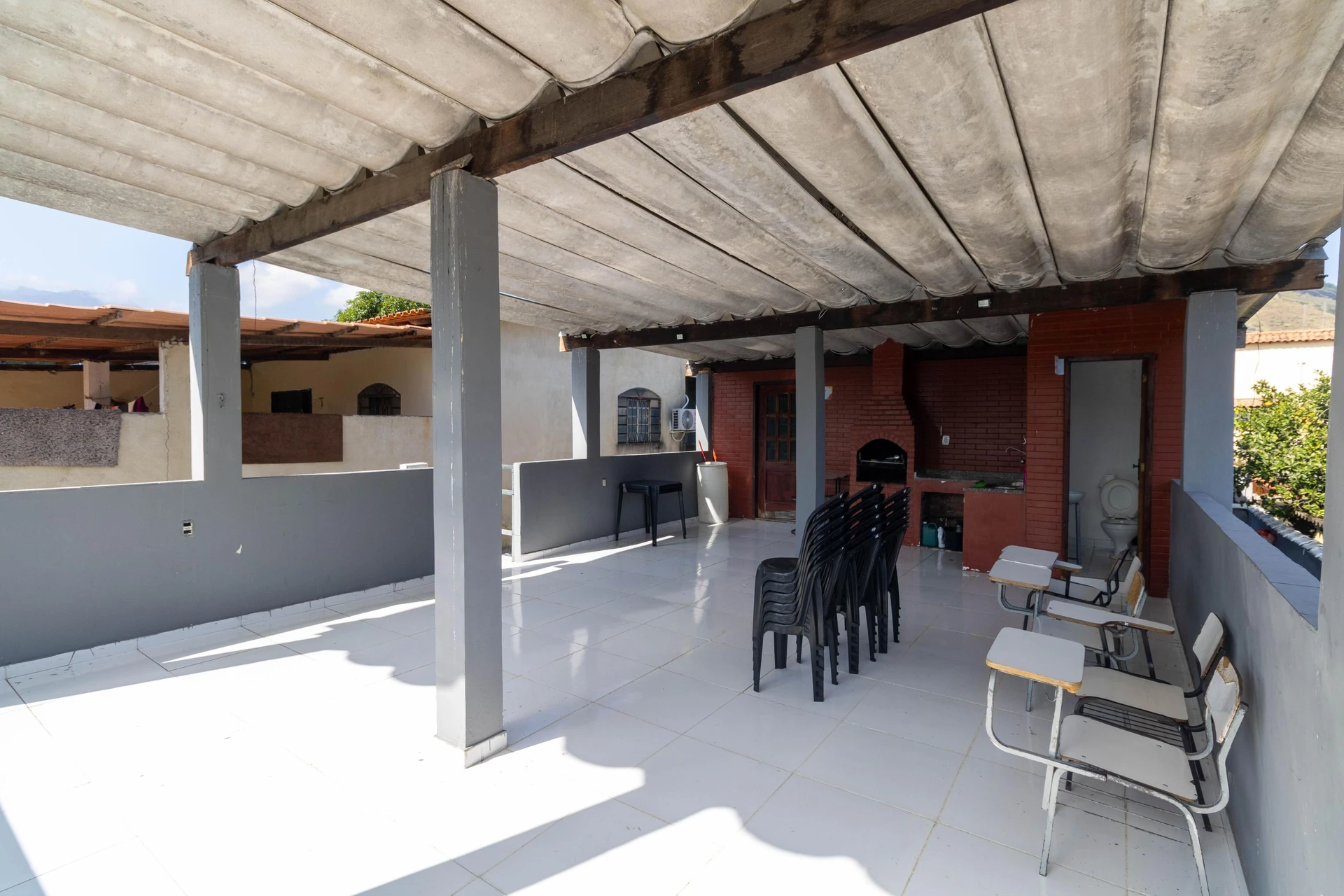House with 3 bedrooms and a separate kitchen with gas stove — photo 19
