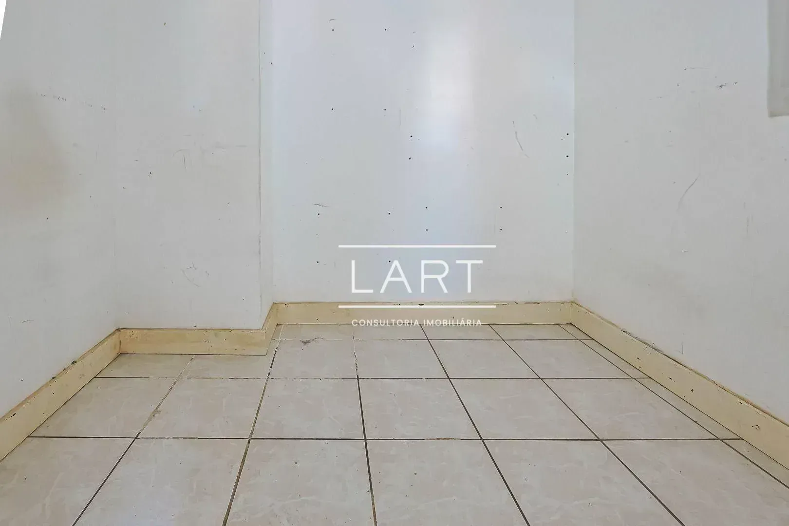 3-bedroom apartment with glassed-in balcony and 160 m² — photo 36