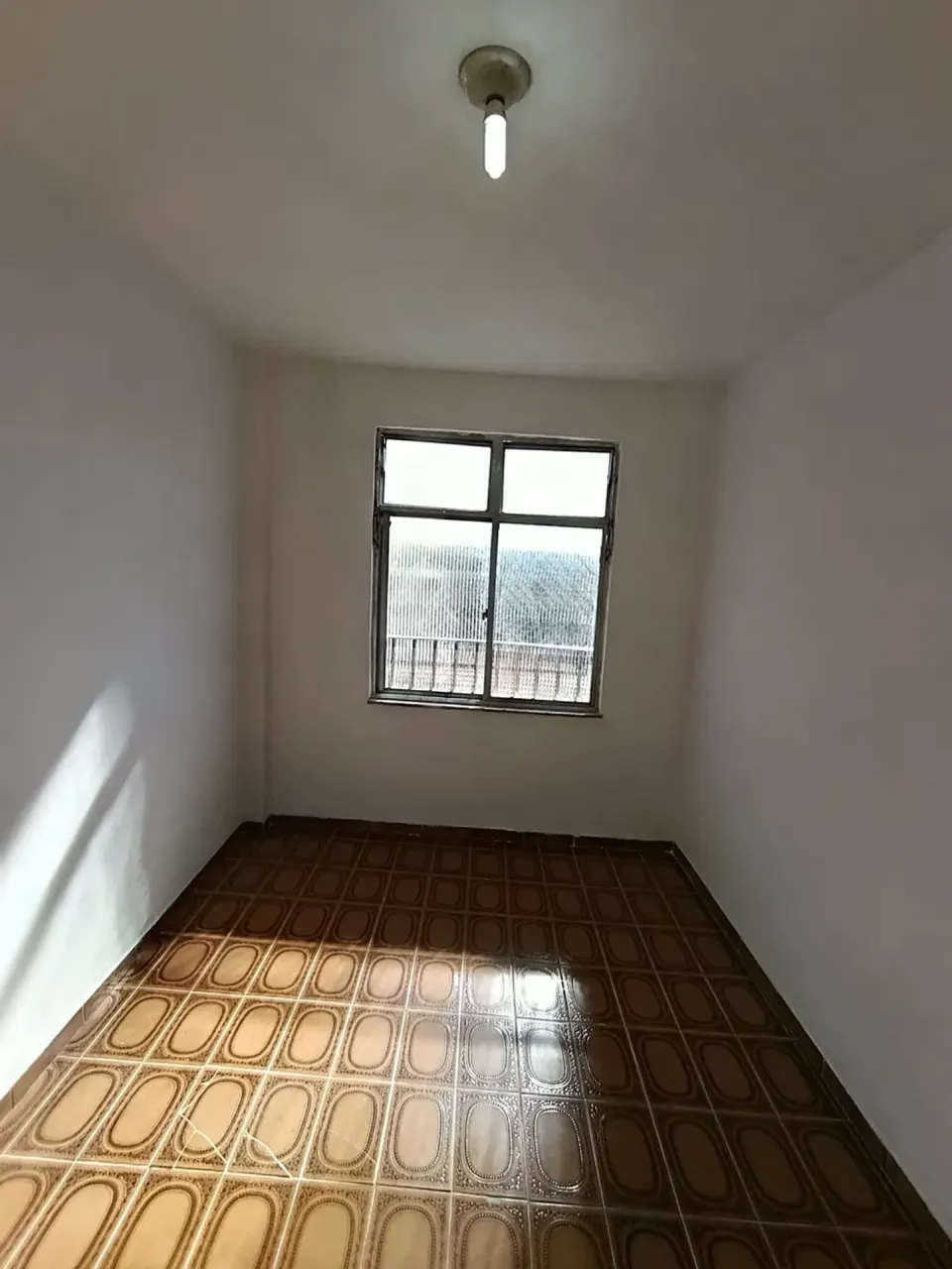 Apartment with 2 bedrooms and a glass shower enclosure — photo 3