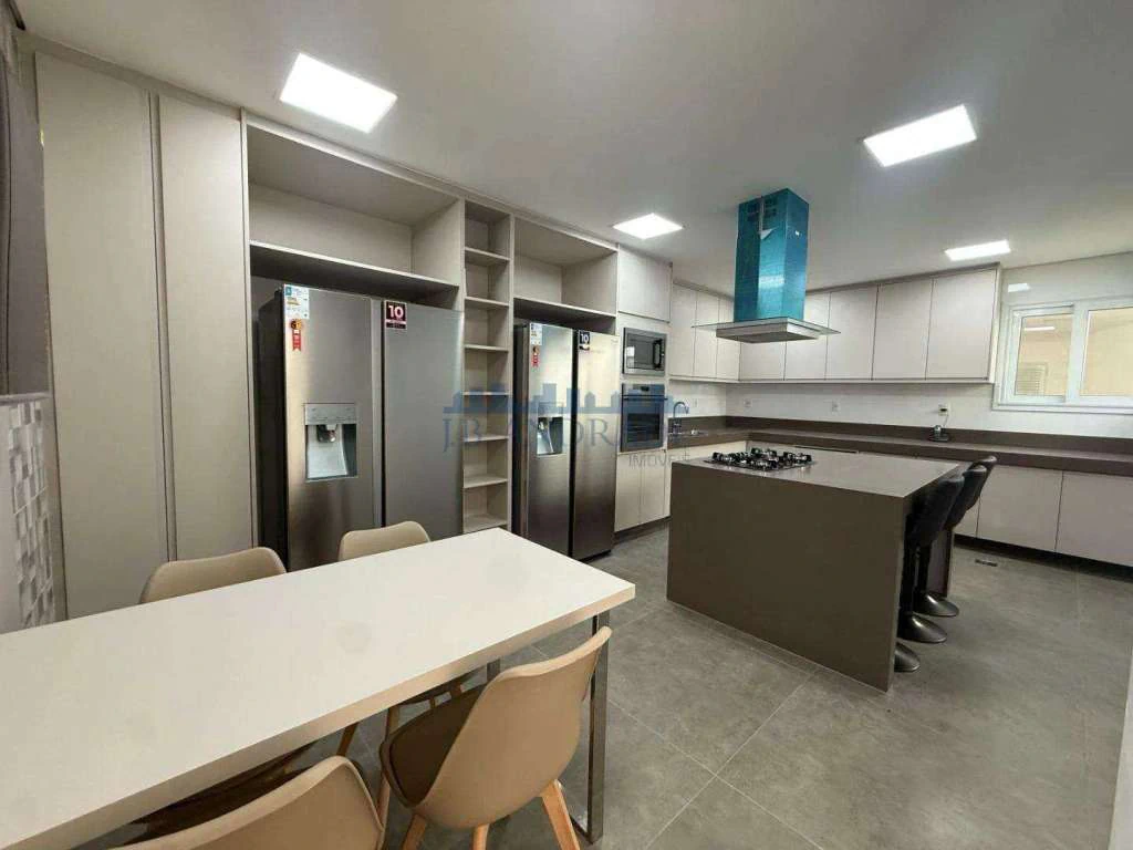 Furnished house with 4 en-suite bedrooms and 993 m² — photo 2