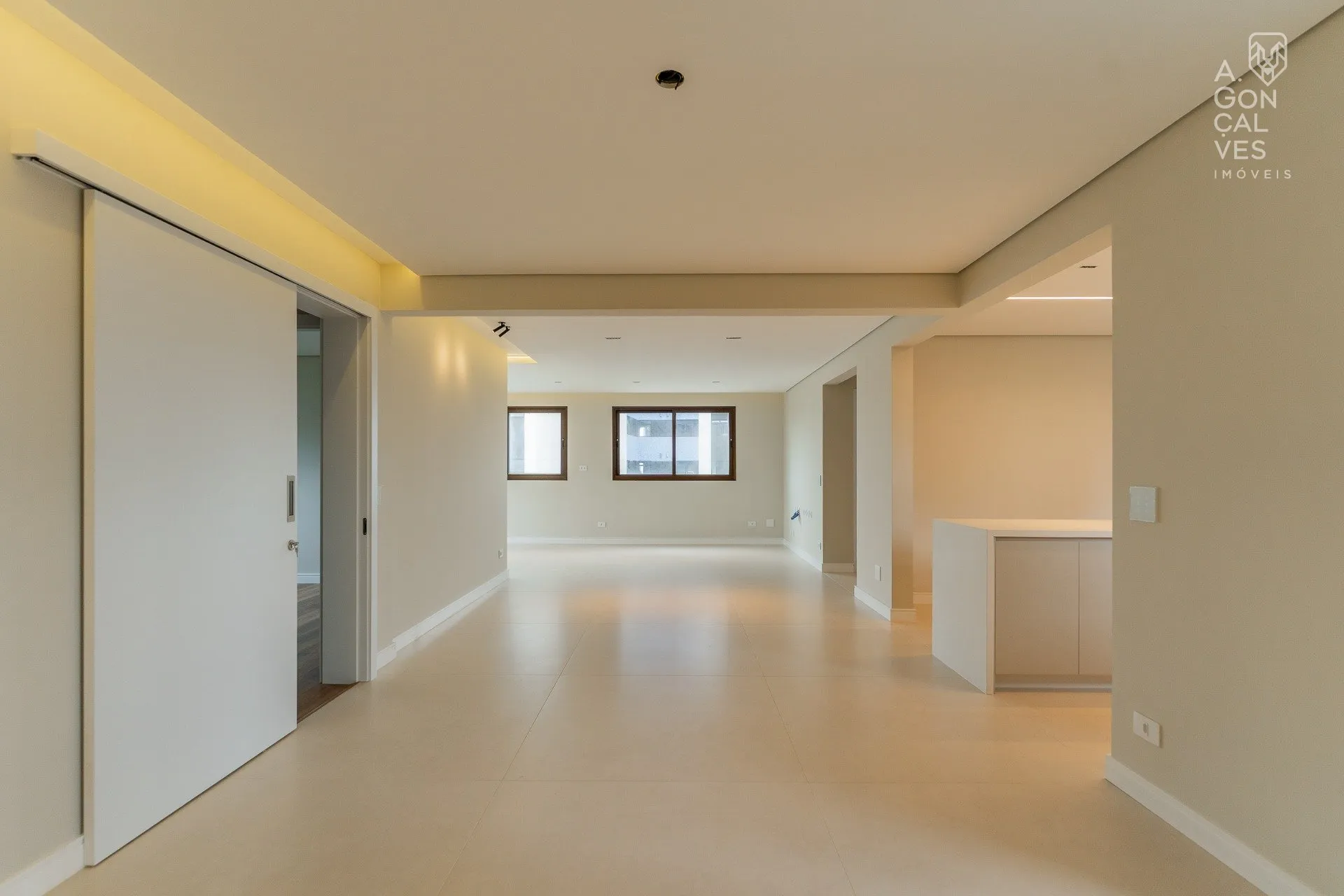 Apartment, 161 m², with floor-to-ceiling windows — photo 17