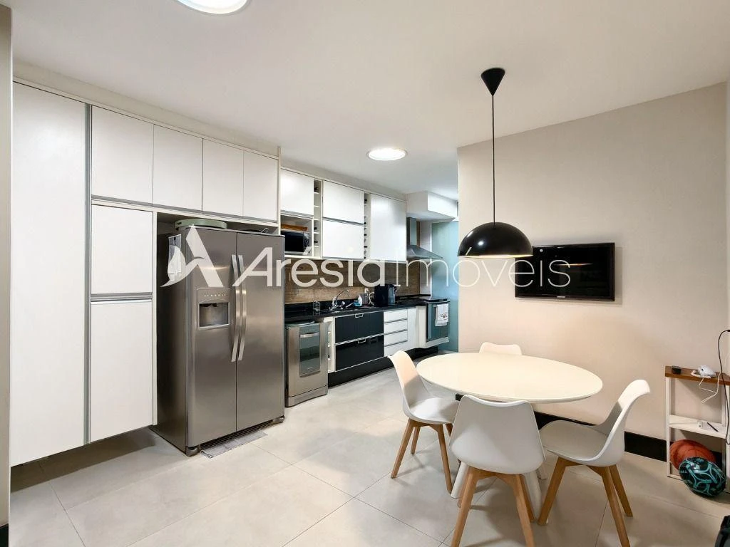 Furnished apartment with 4 bedrooms and private BBQ area — photo 35