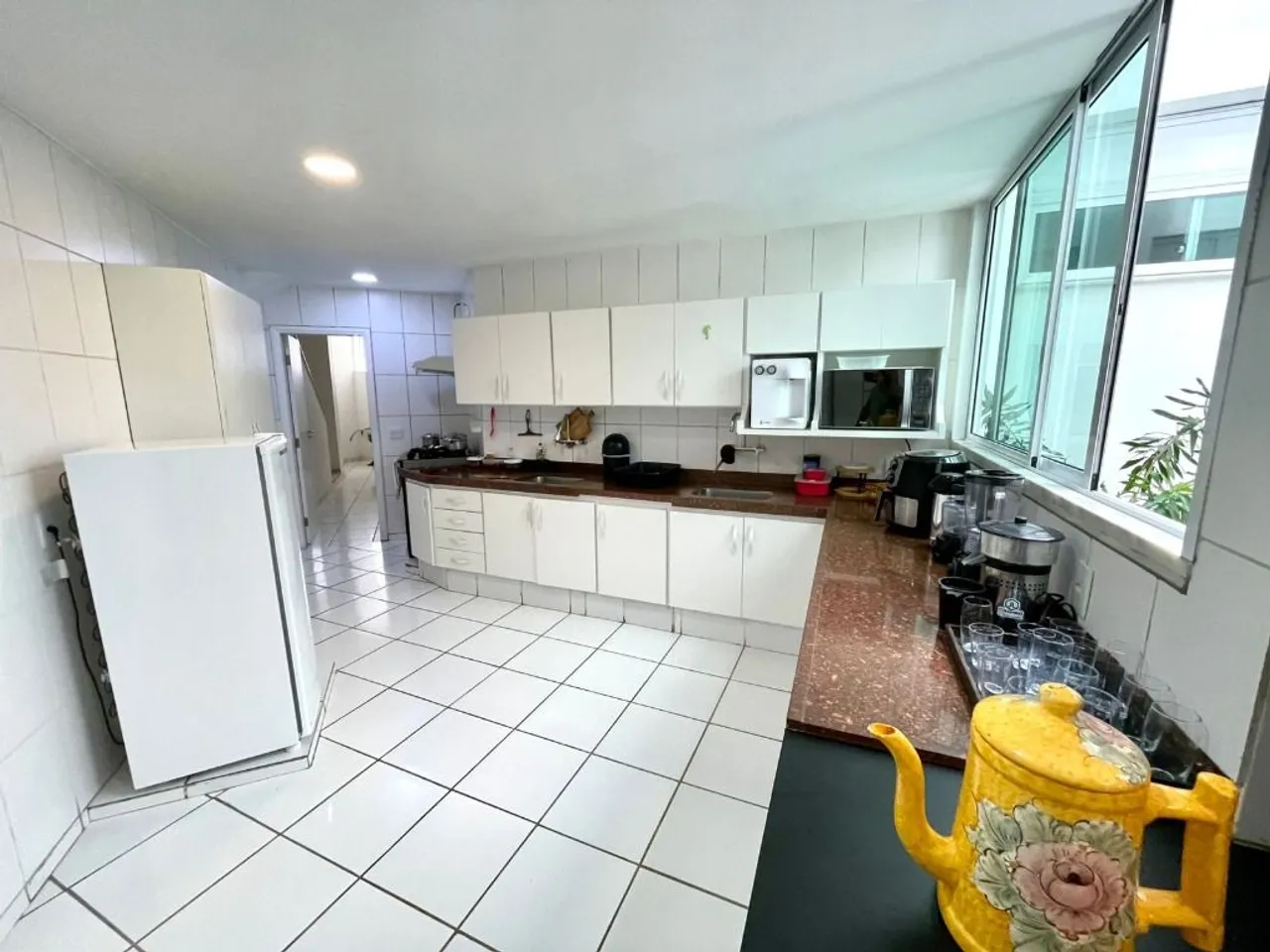 Furnished penthouse with 5 bedrooms and 1147 m² — photo 14