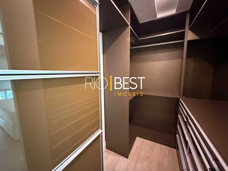 Furnished 4-bedroom apartment with open-plan kitchen — photo 10