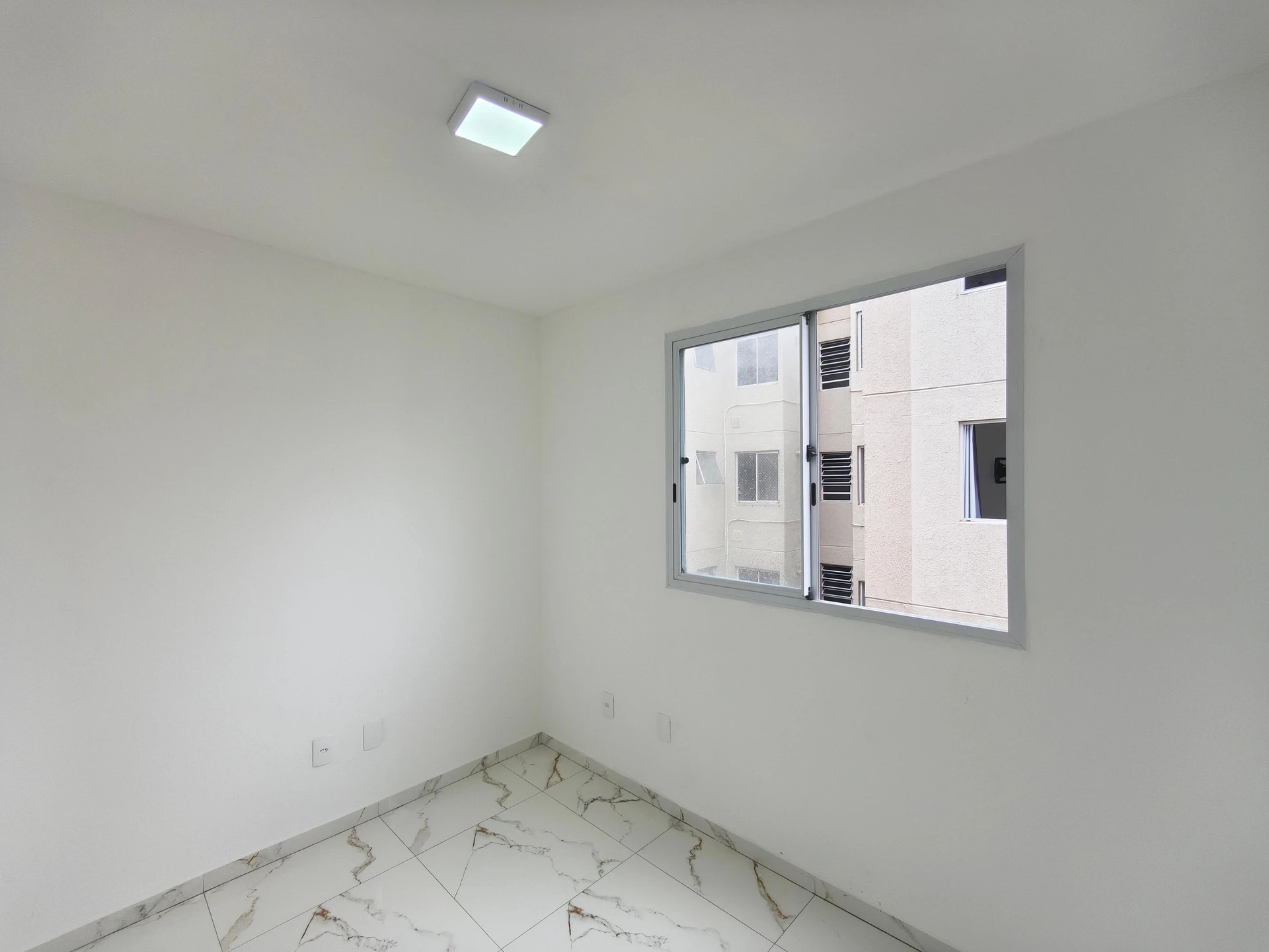 Unfurnished 2-bedroom apartment with 1 parking space — photo 5