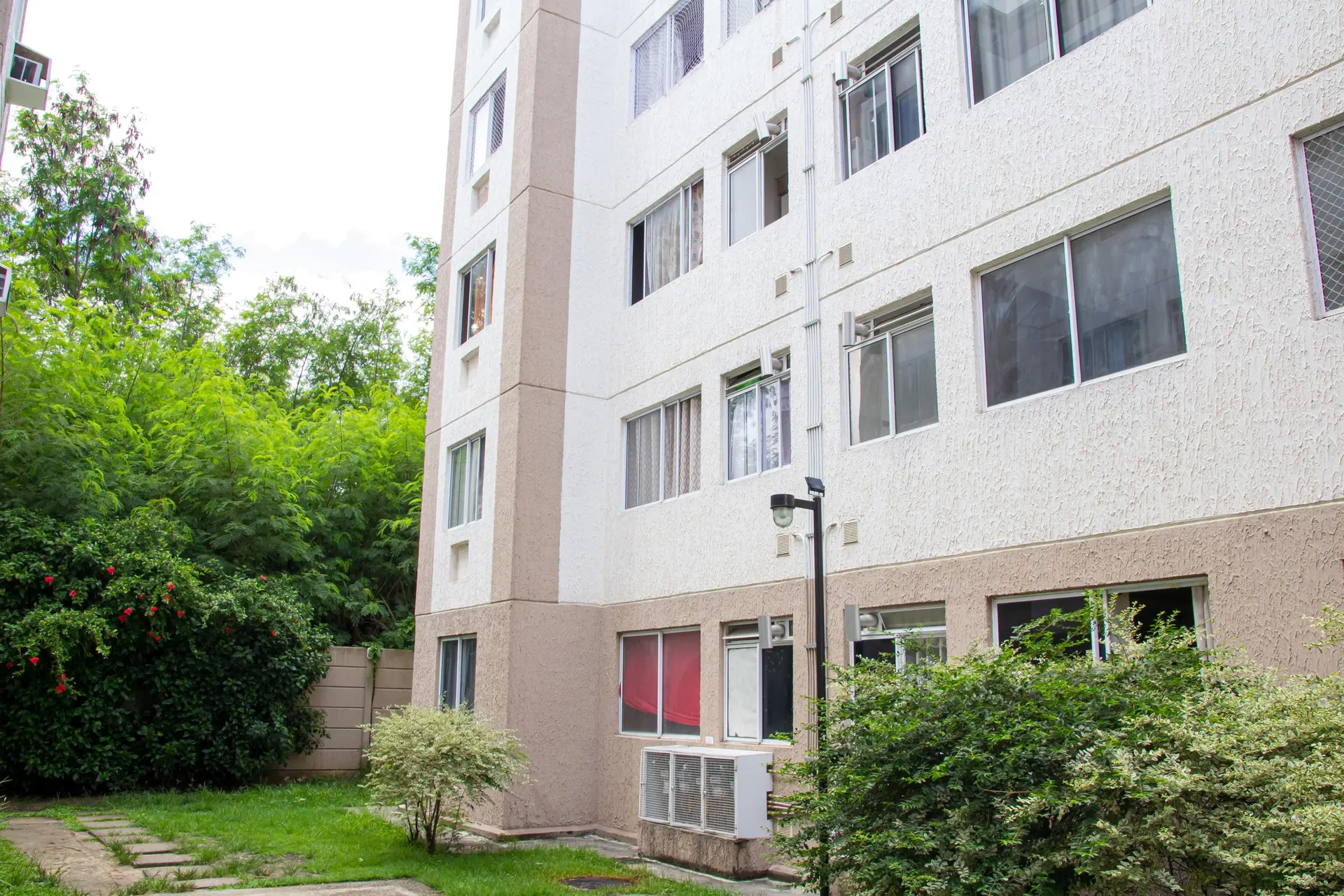 Невиготовлена квартира з 2 спальнями та 1 ванною — photo 50