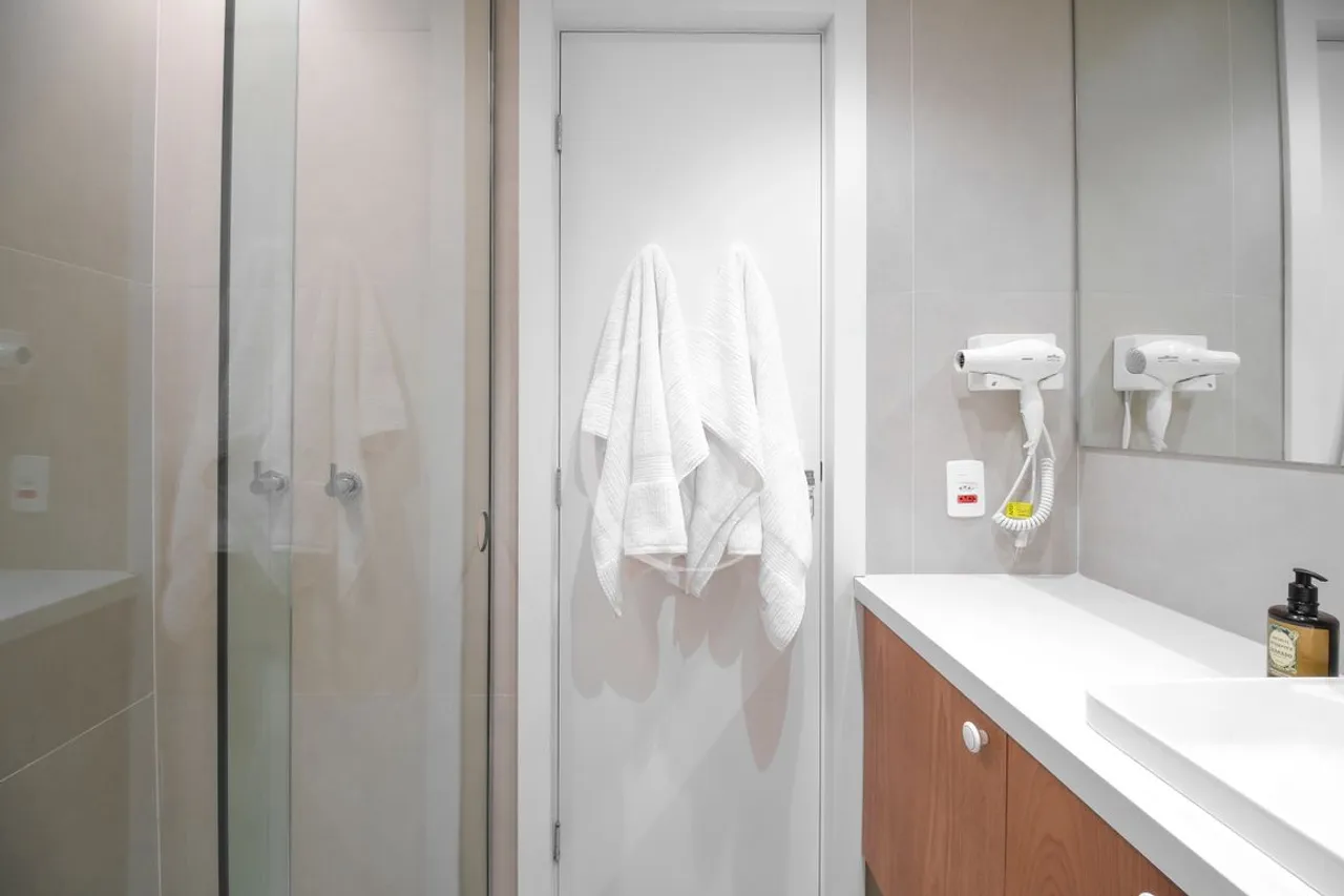 Apartamento de 2 quartos com cozinha aberta — photo 17