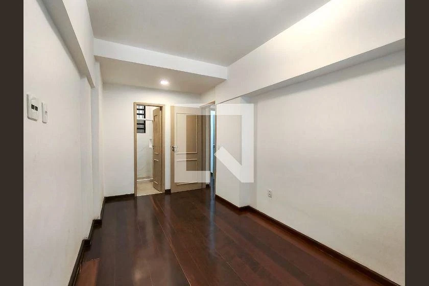 Rental house with 5 bedrooms and a balcony — photo 35