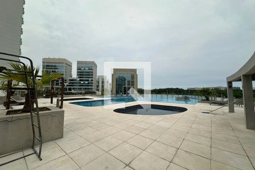 Furnished 2-bedroom apartment with balcony — photo 44