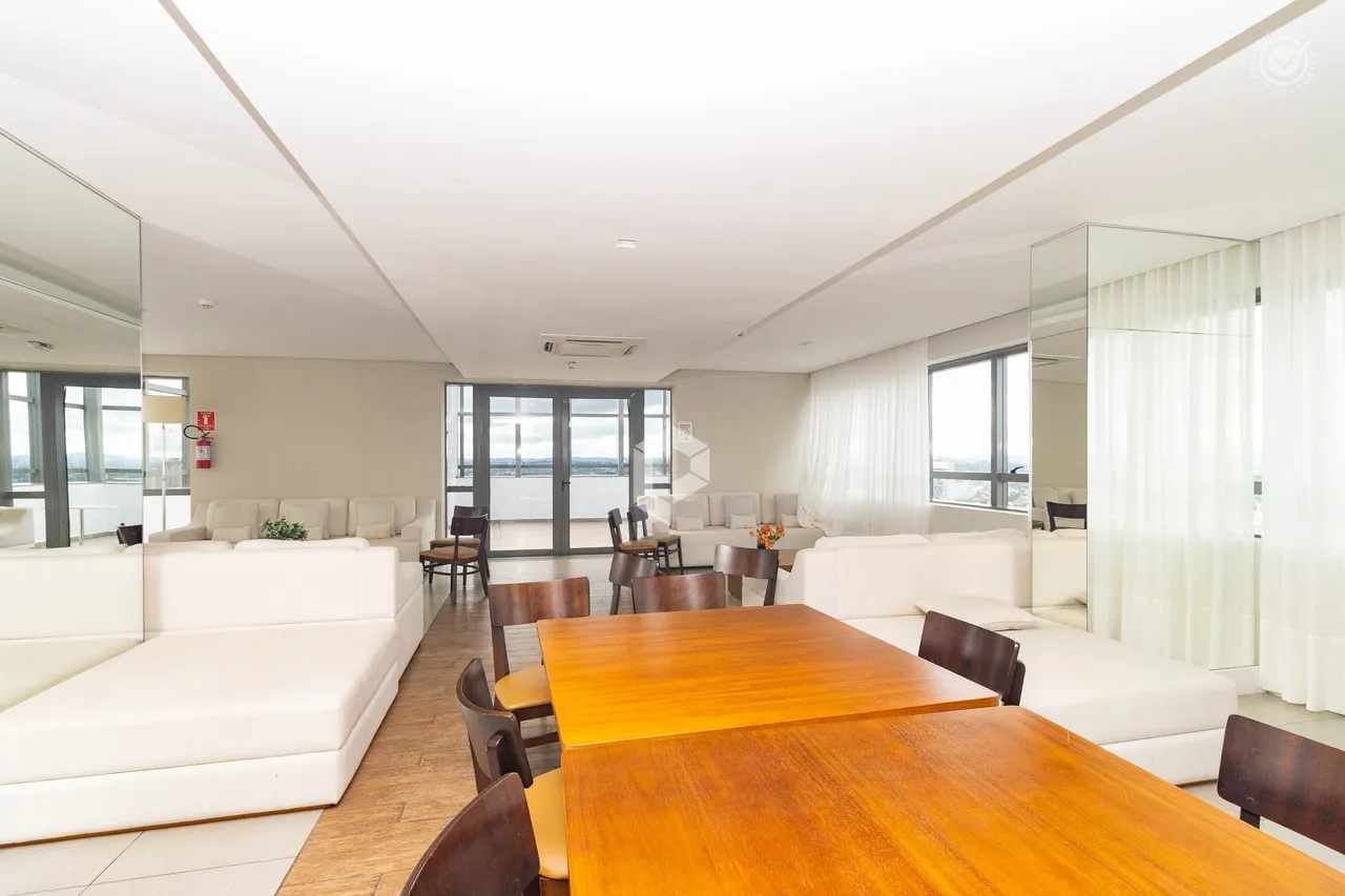 Furnished 1-bedroom apartment with city view — photo 17