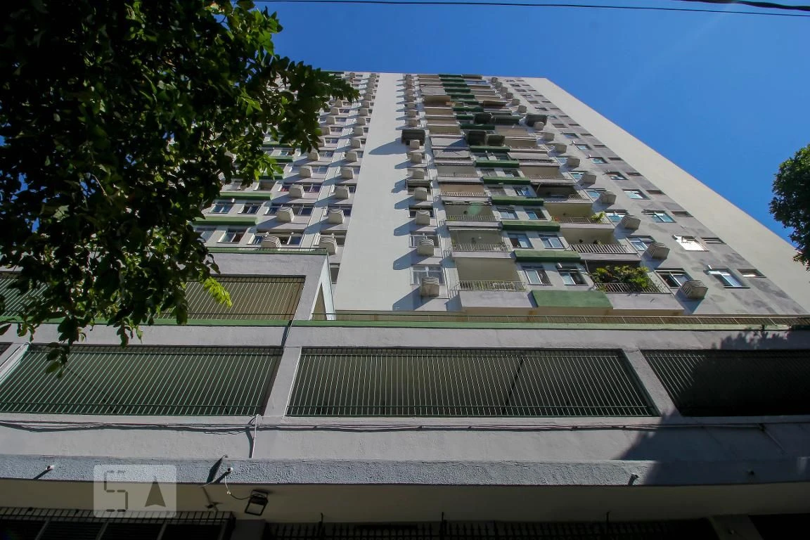 One-bedroom apartment with a mountain view in Rio de Janeiro — photo 37
