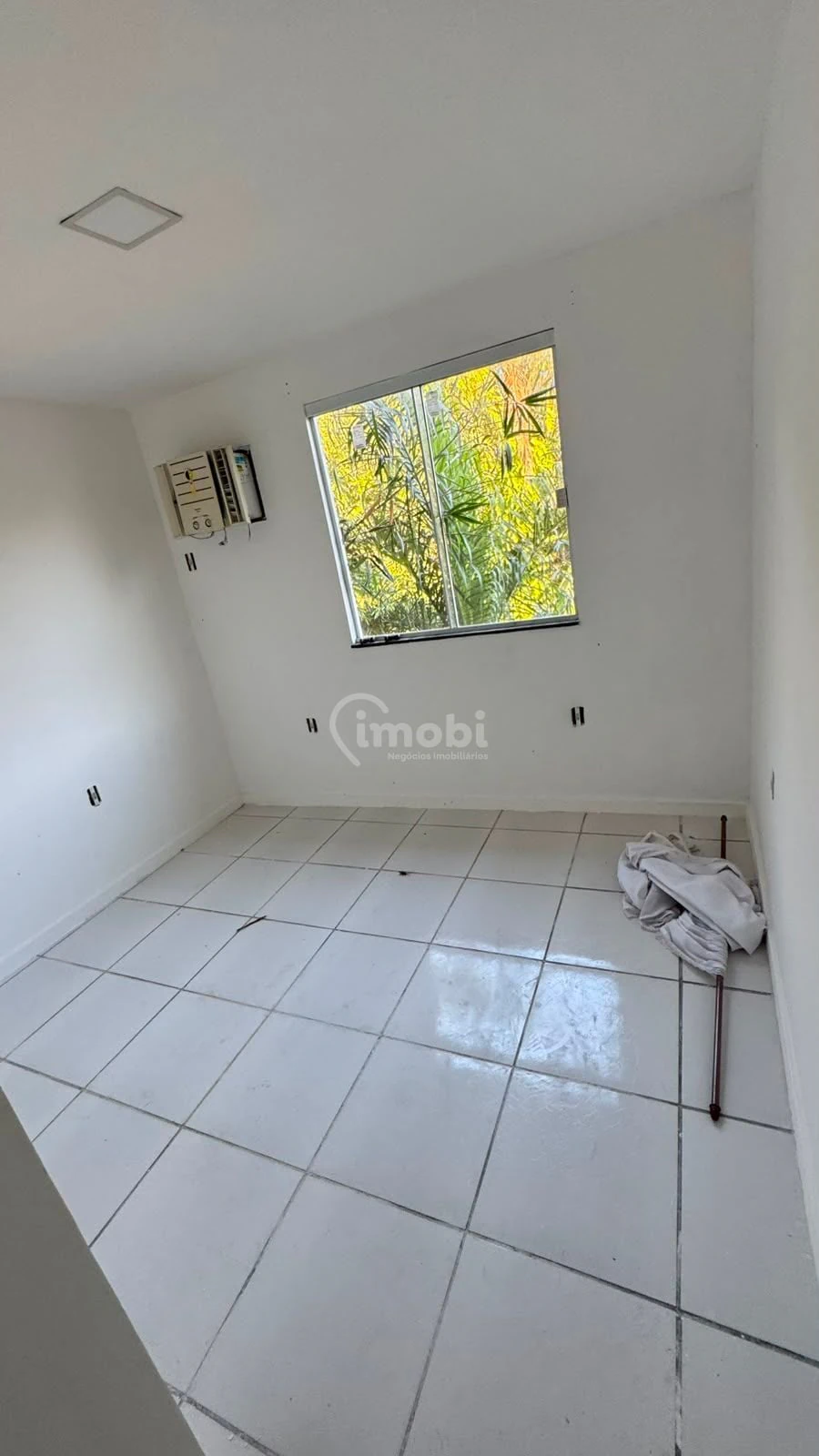 Furnished 270 m² house with 7 bedrooms and 6 bathrooms — photo 16