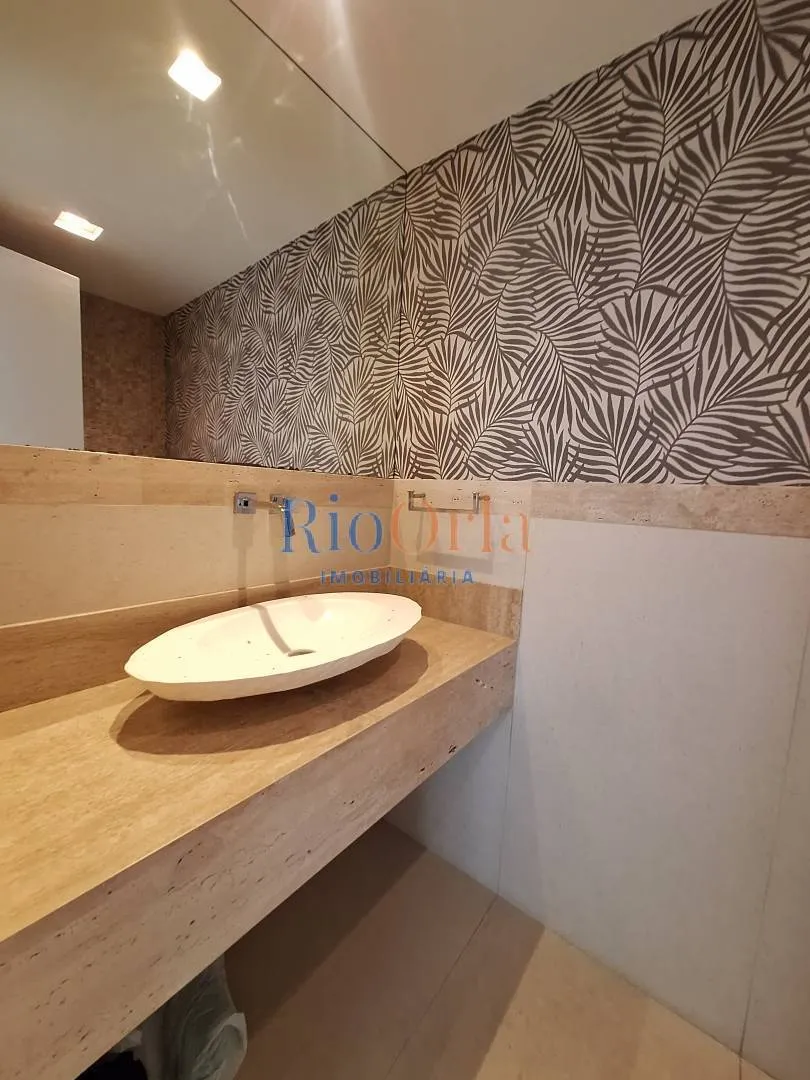 Unfurnished apartment with 4 bedrooms and 5 bathrooms — photo 35