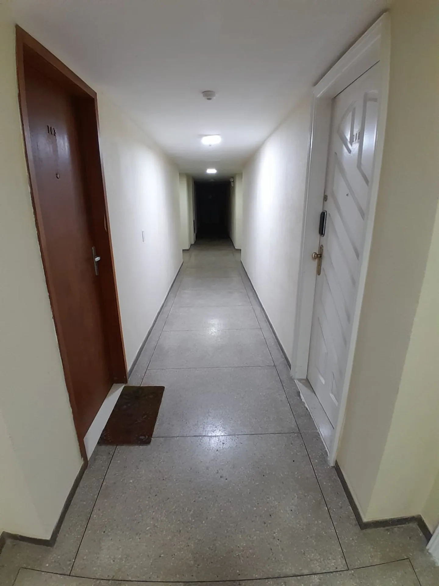 2-bedroom apartment in a building with a sauna — photo 30
