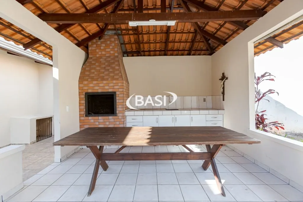 Unfurnished house with 4 bedrooms and shared BBQ area — photo 9