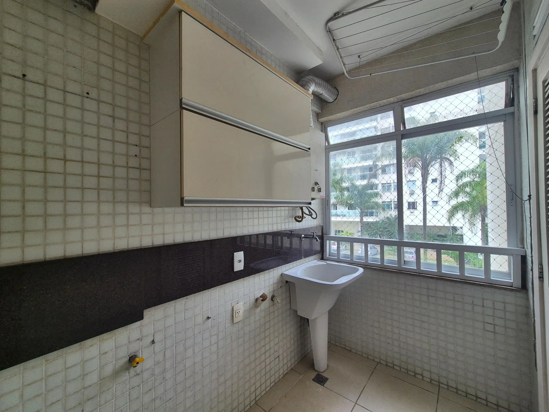 91 m² apartment with a home office and a mountain view — photo 6
