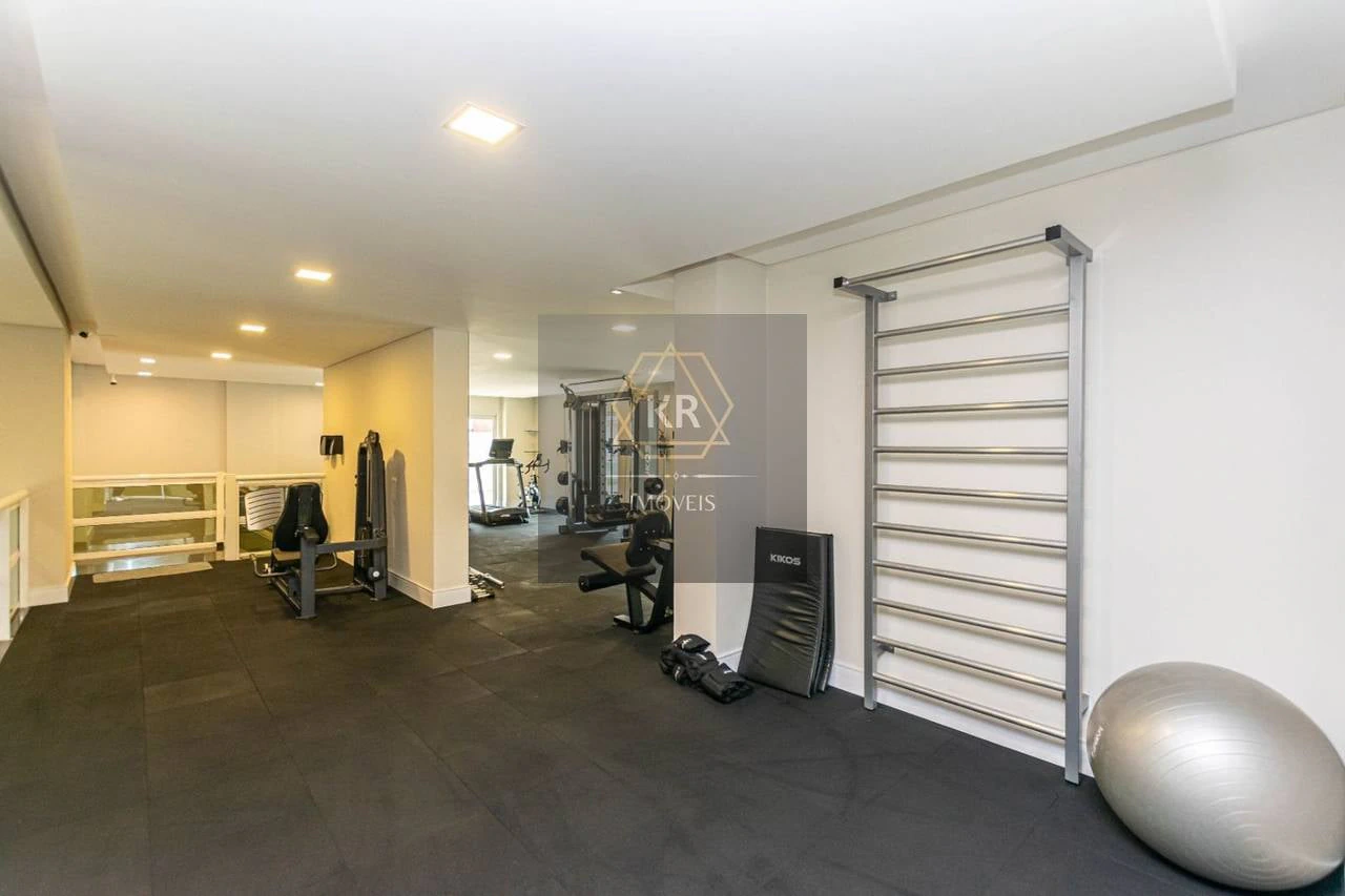 Balcony with a grill in a 2-bedroom apartment, 60 m² — photo 27