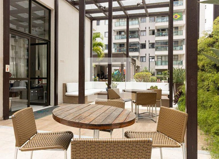 Furnished apartment, 65 m², with a glass-enclosed balcony — photo 35