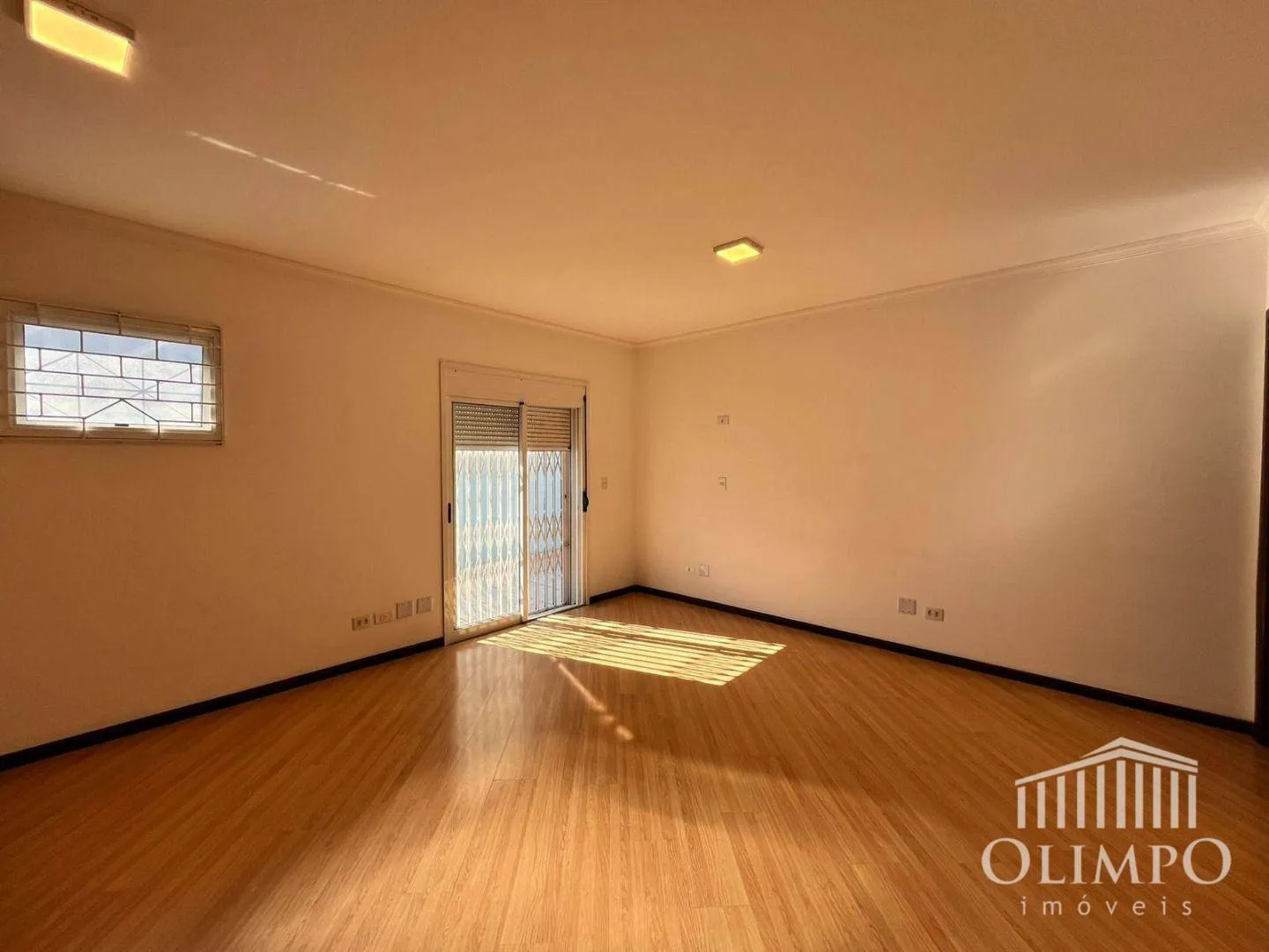 Unfurnished house with 4 bedrooms and a gas kitchen — photo 22