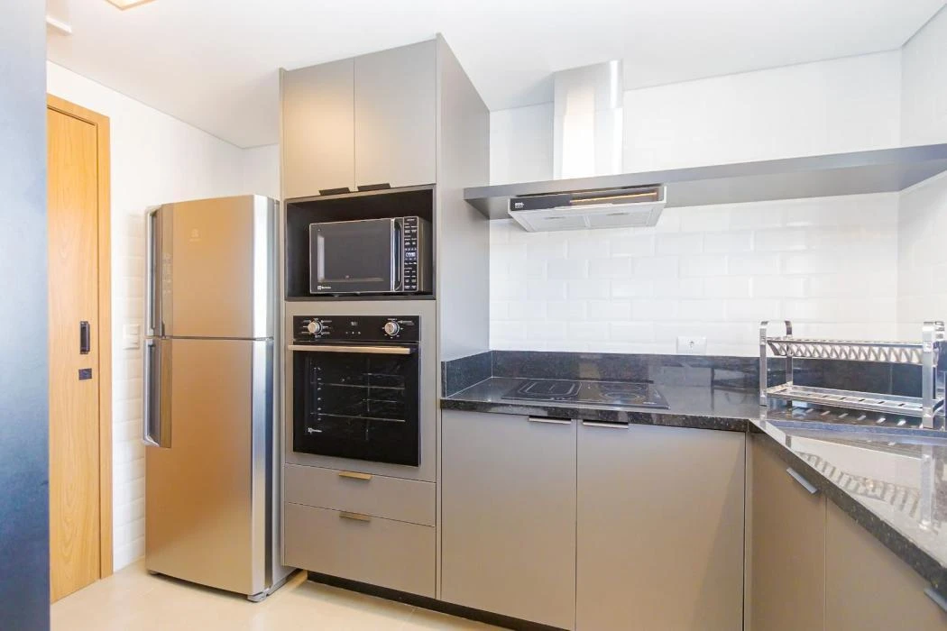 Apartamento mobiliado, 27 m², com janelas do piso ao teto — photo 3
