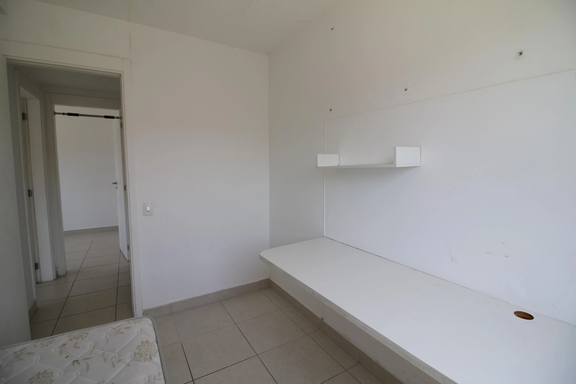 3-bedroom apartment in a building with a gym — photo 17