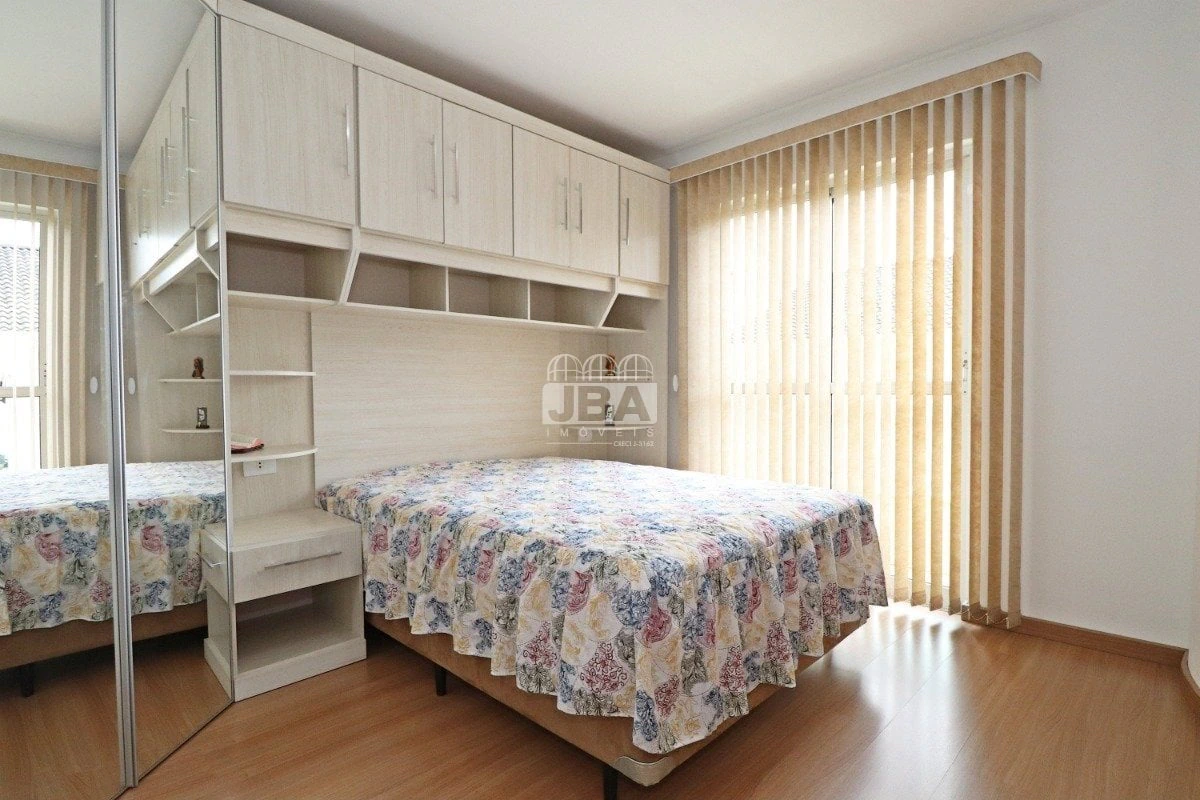 3-bedroom house with a bathtub in Curitiba — photo 5