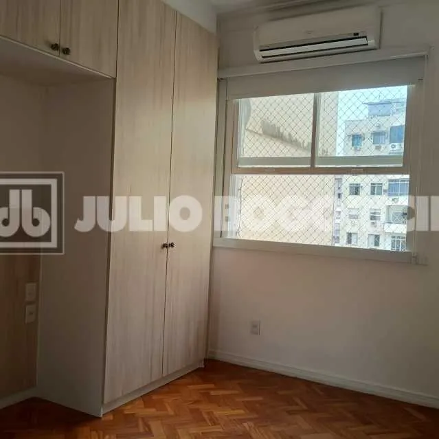 Floor-to-ceiling windows in a 2-bedroom apartment, 80 m² — photo 14