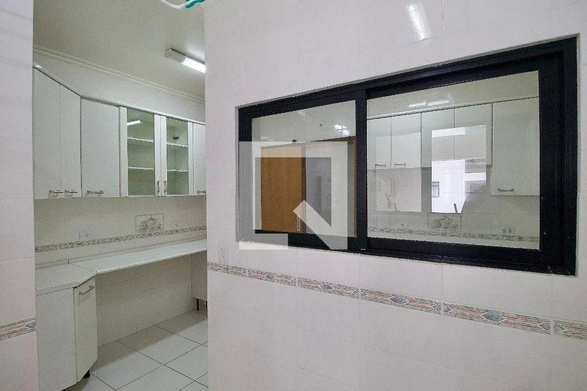 147 m² apartment with a home office and a bathtub — photo 32