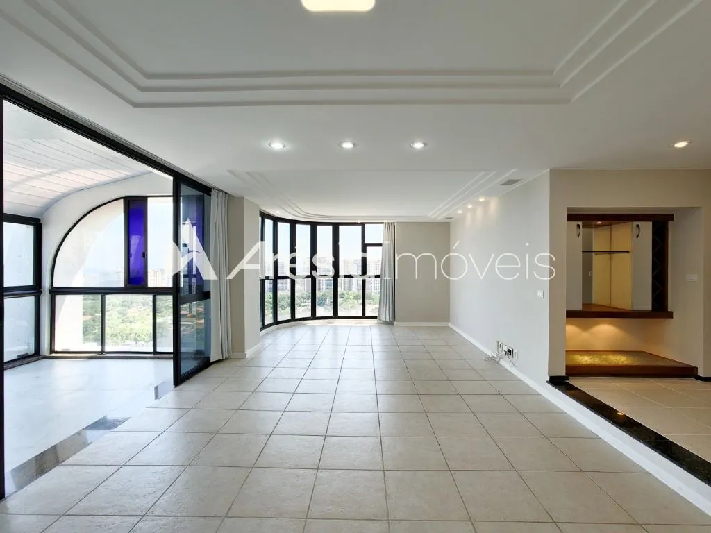 3-bedroom apartment with a bathtub — photo 3