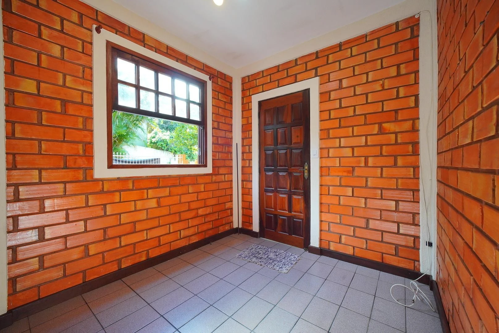 4-bedroom house with a garden — photo 28