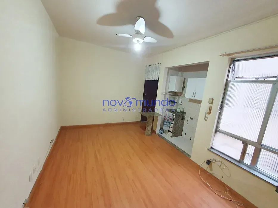 Studio, 23 m², with wood or laminate floors — photo 6